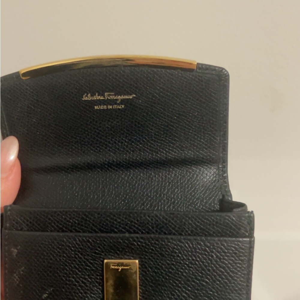 Salvatore Ferragamo Gancini Black Gold Key Card Holder with Chain: Black&Gold - Picture 12 of 15